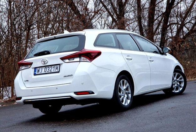 Toyota Auris cena 36900 przebieg: 223000, rok produkcji 2015 z Warszawa małe 704